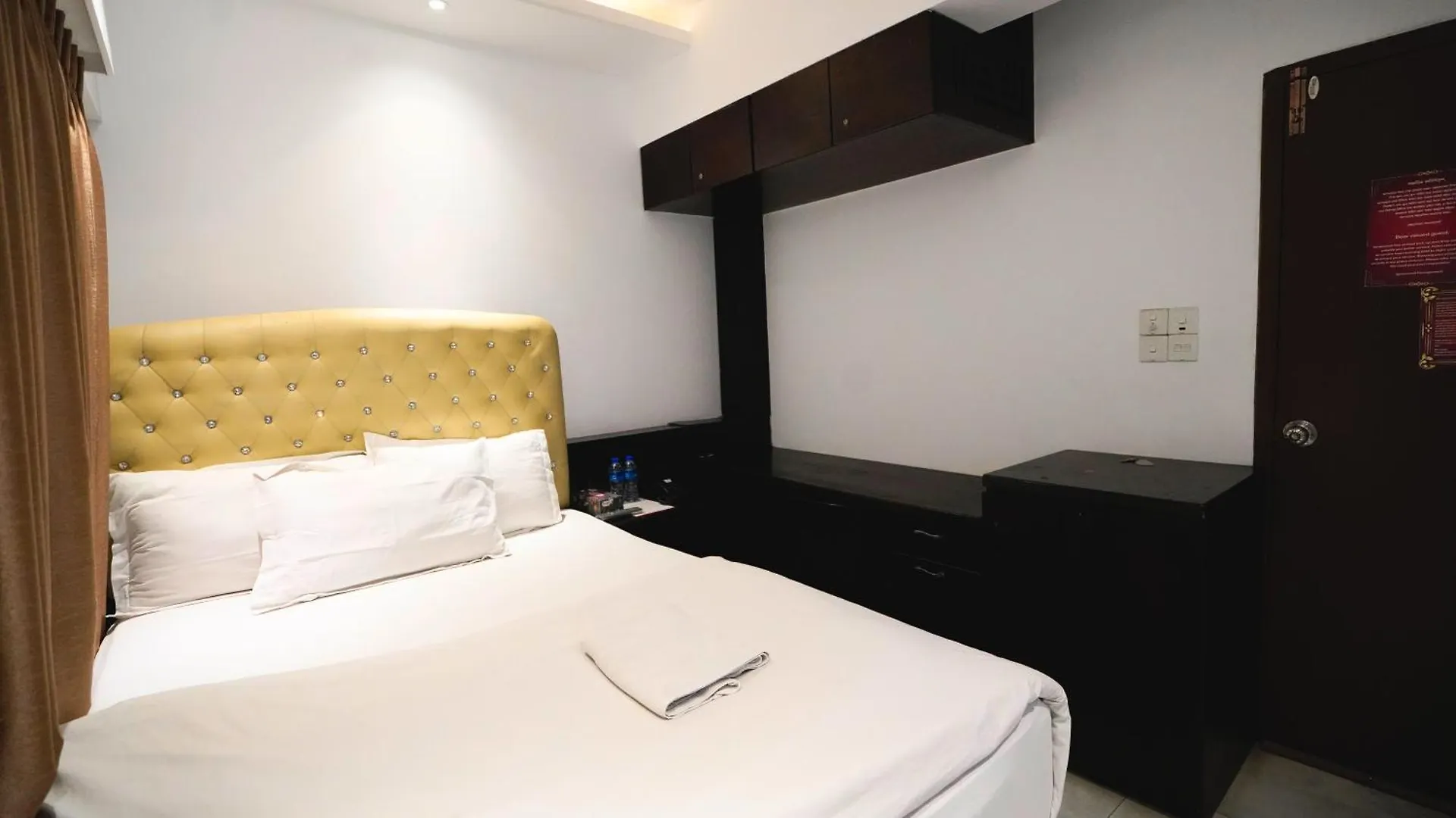 Xpressmall Hotel Near Dhaka Airport 3*,