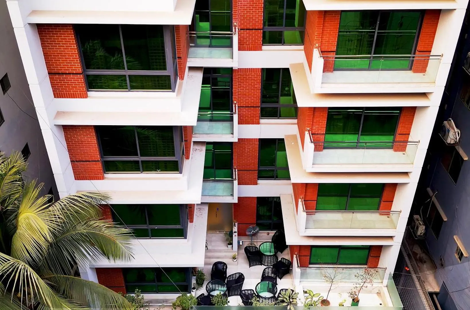Xpressmall Hotel Near Dhaka Airport بنغلاديش