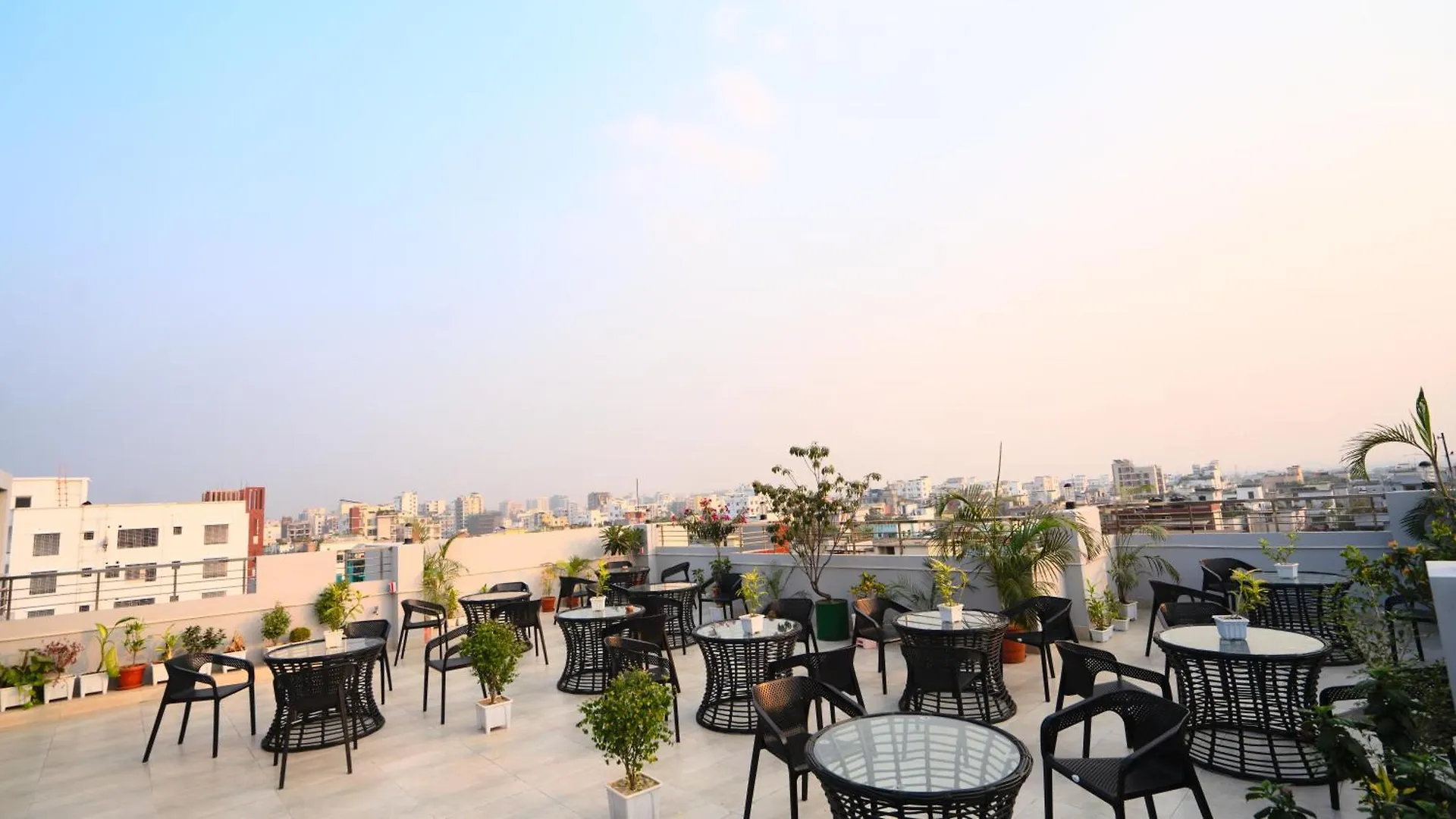Xpressmall Hotel Near Dhaka Airport