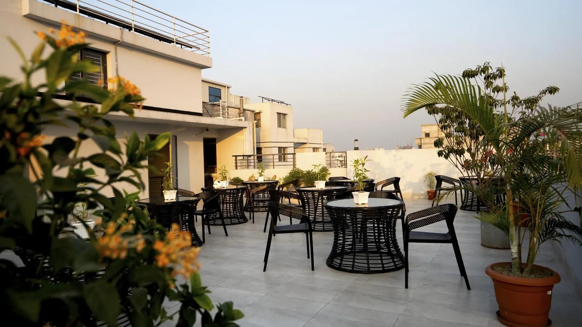 Xpressmall Hotel Near Dhaka Airport
