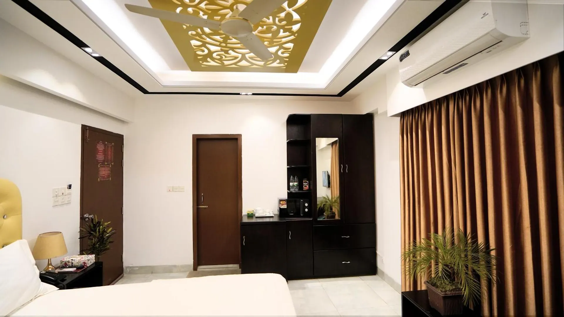 Xpressmall Hotel Near Dhaka Airport 3*,