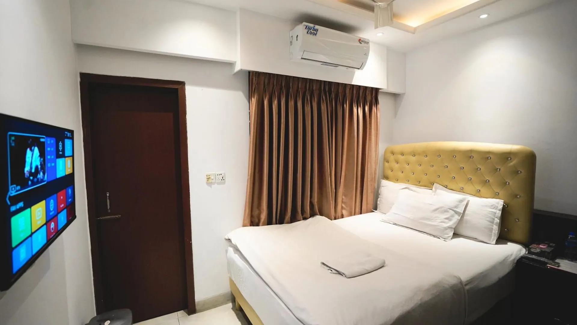 Xpressmall Hotel Near Dhaka Airport 3*,  Μπανγκλαντές